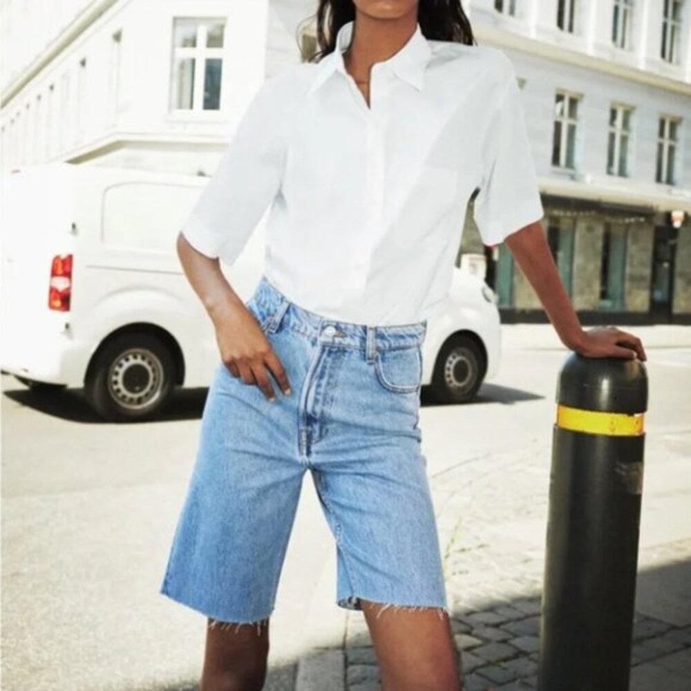 Zara Women's The 90s Bermuda‎ High Rise Cut Off Denim Shorts Size 4 Light Blue